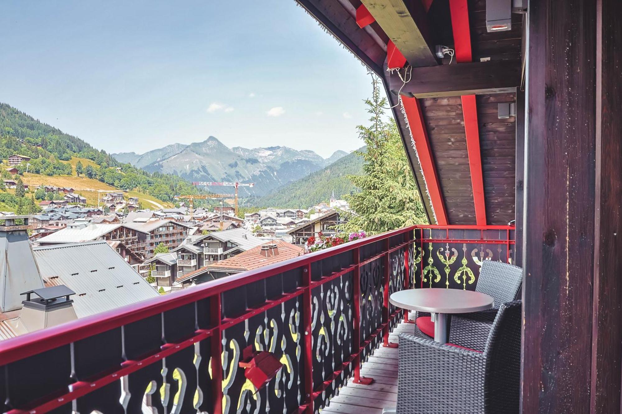 Hotel Alpina & Spa - Restaurant Oxalis Les Gets Exterior photo