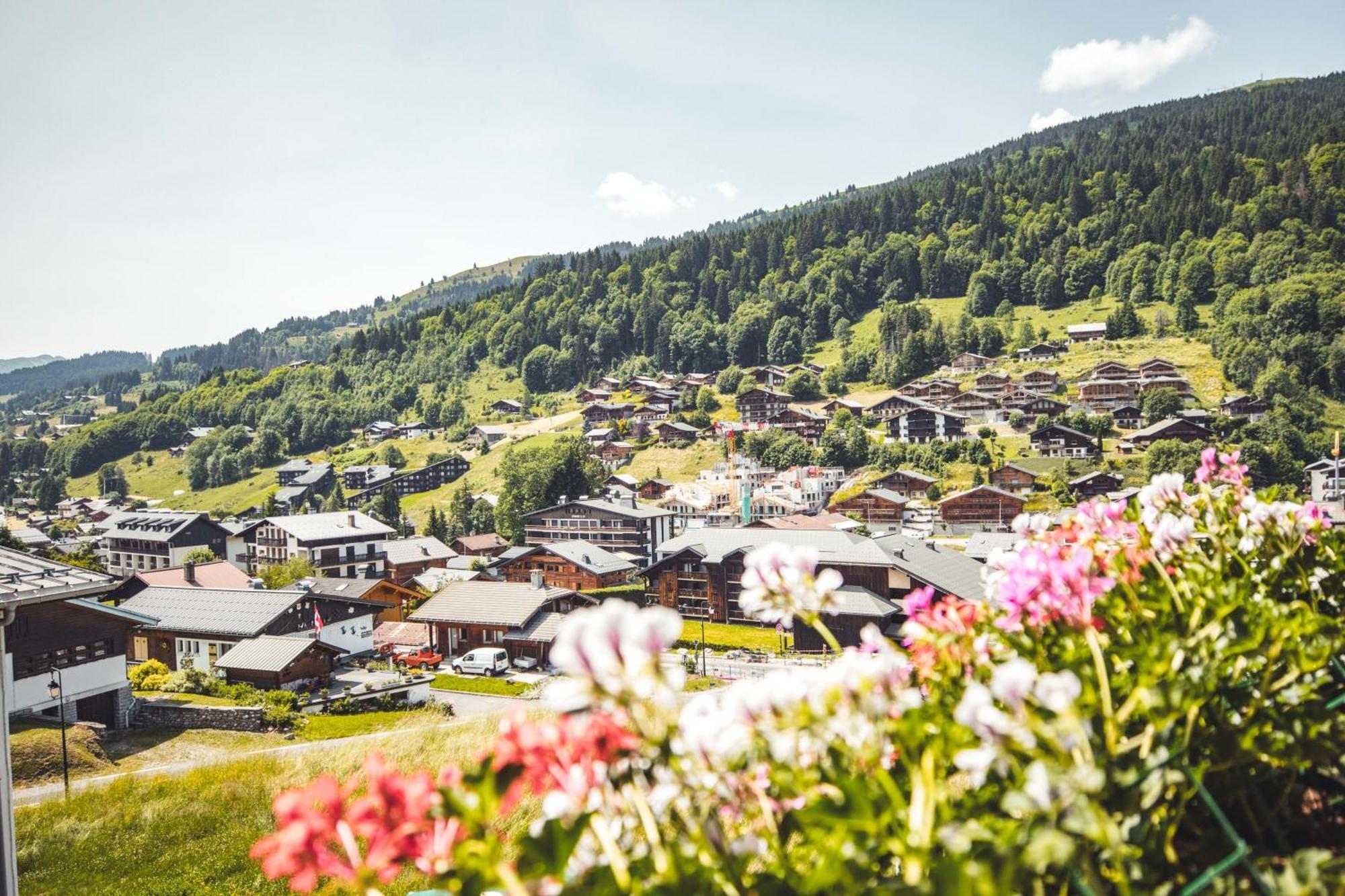Hotel Alpina & Spa - Restaurant Oxalis Les Gets Exterior photo